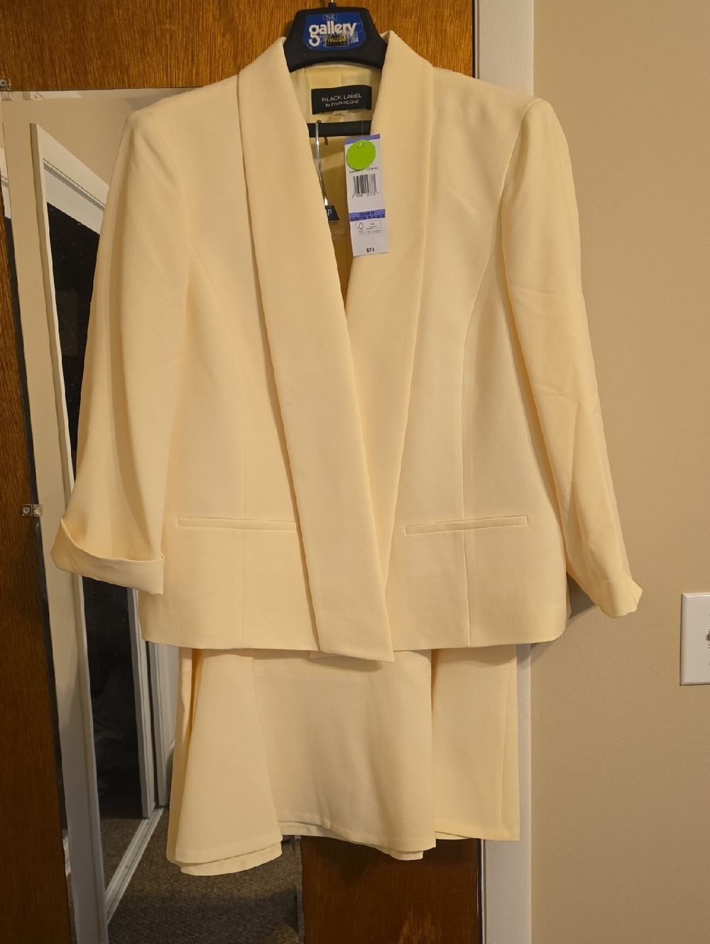 Elegant Cream Women's Blazer and Skirt Set